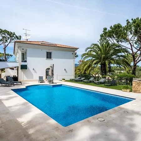 Sleeps 8 With Pool Air Con And Wifi 퀸타도라고