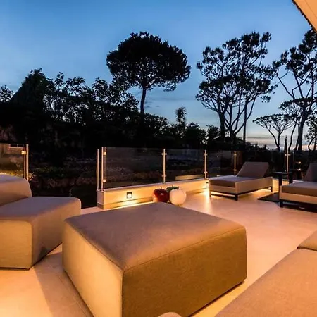 빌라 Sleeps 8 With Pool Air Con And Wifi *